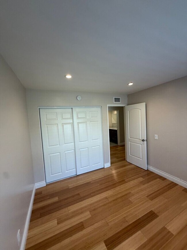 Building Photo - Beautiful 3 Bedroom Home in Avocado Heights