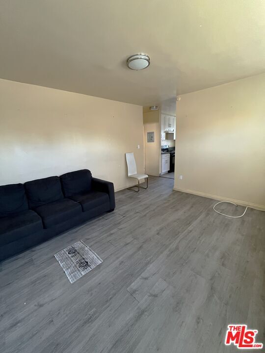 Building Photo - 1058 W 42nd Pl