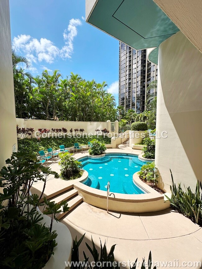 Building Photo - 1212 Nuuanu Ave
