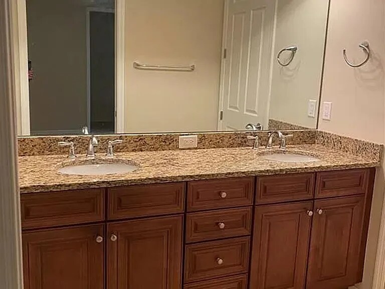 Building Photo - 11711 Izarra Way