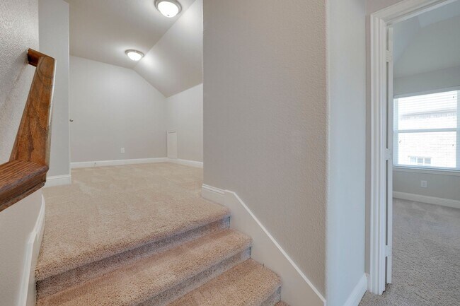Building Photo - Welcome to this beautiful 4-bedroom, 3.5-b...