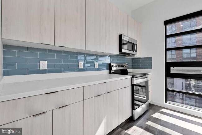 Building Photo - 506 H St NE