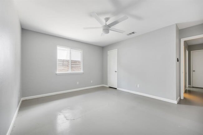 Building Photo - 2315 Burleson Rd