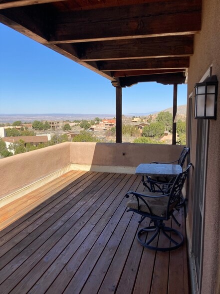 W side deck - 342 Whiteoaks Dr NE