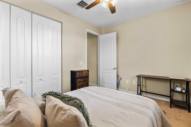 Building Photo - 5224 SW 77th Way