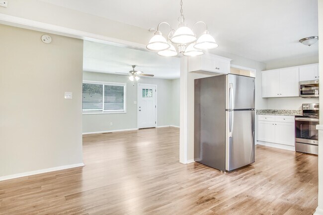 Building Photo - 3693 Larkspur Terrace