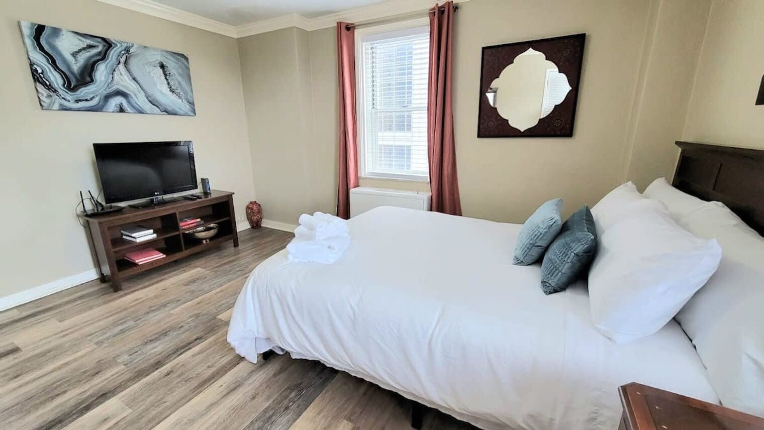 Building Photo - 218 Peachtree St NE