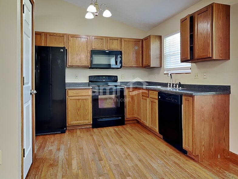 Building Photo - 172 Haley Ln