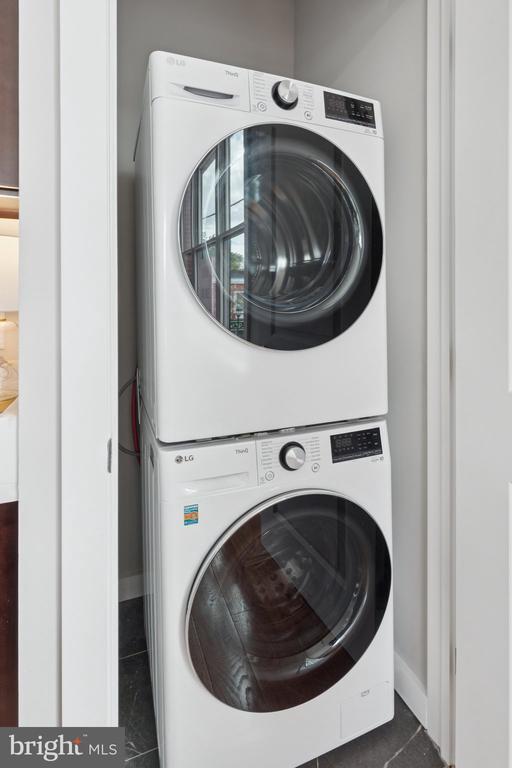 Building Photo - 100 Forrest Ave