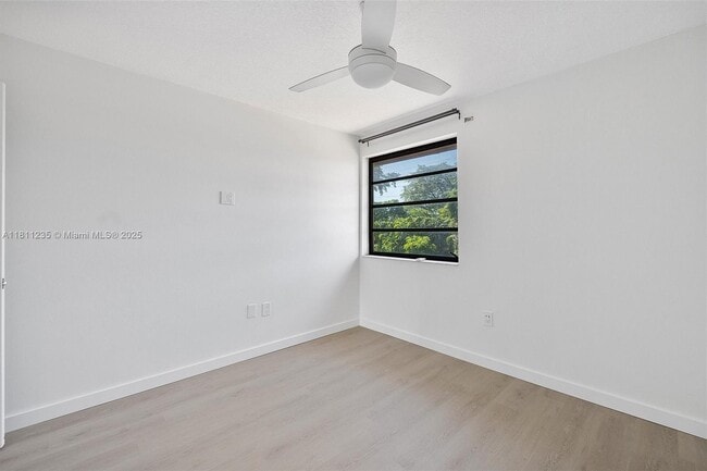 Building Photo - 3809 SW 82nd Ave