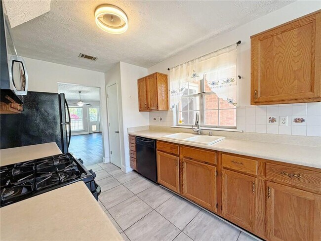 Building Photo - 2901 Inverloch Cir