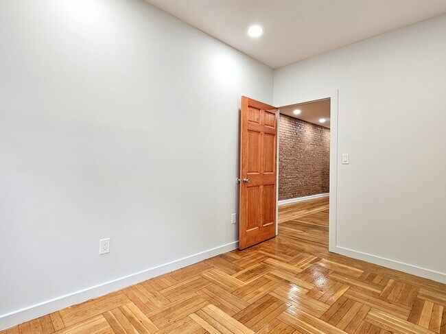 Building Photo - 610 W 150th St