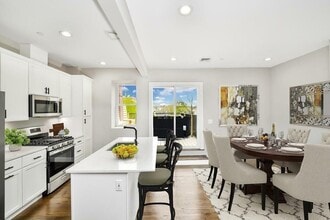 Building Photo - 14 Rockland St