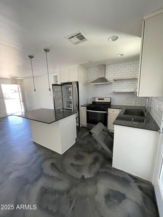 Building Photo - 3416 N 37th St