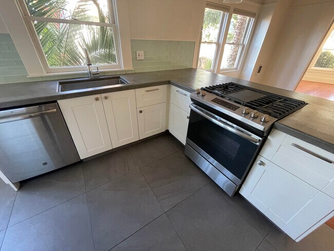 Building Photo - 1234 24th St