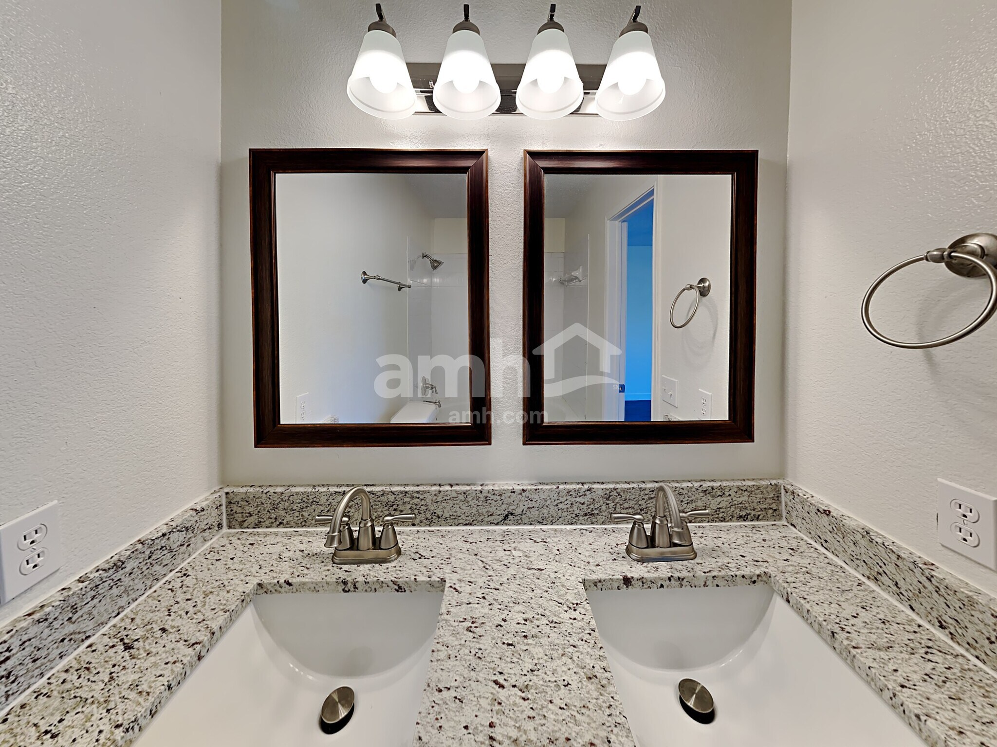 Building Photo - 1600 Waters Edge Dr