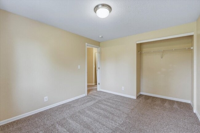 Building Photo - THREE BEDROOM PLUS BONUS OR FOURTH BEDROOM