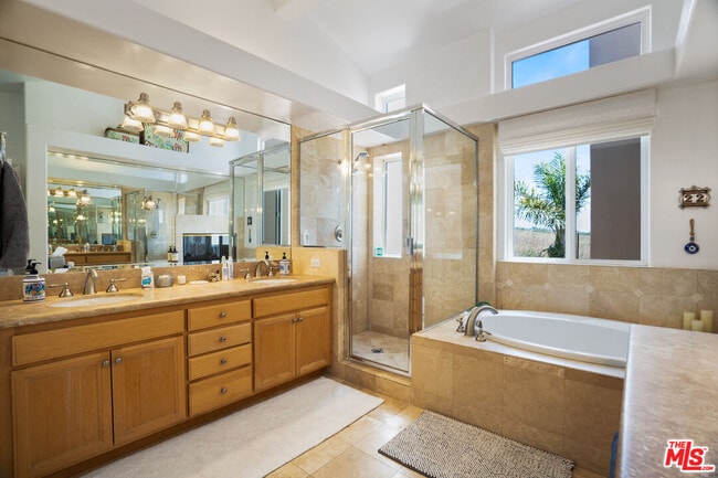 Building Photo - 6450 Lunita Rd