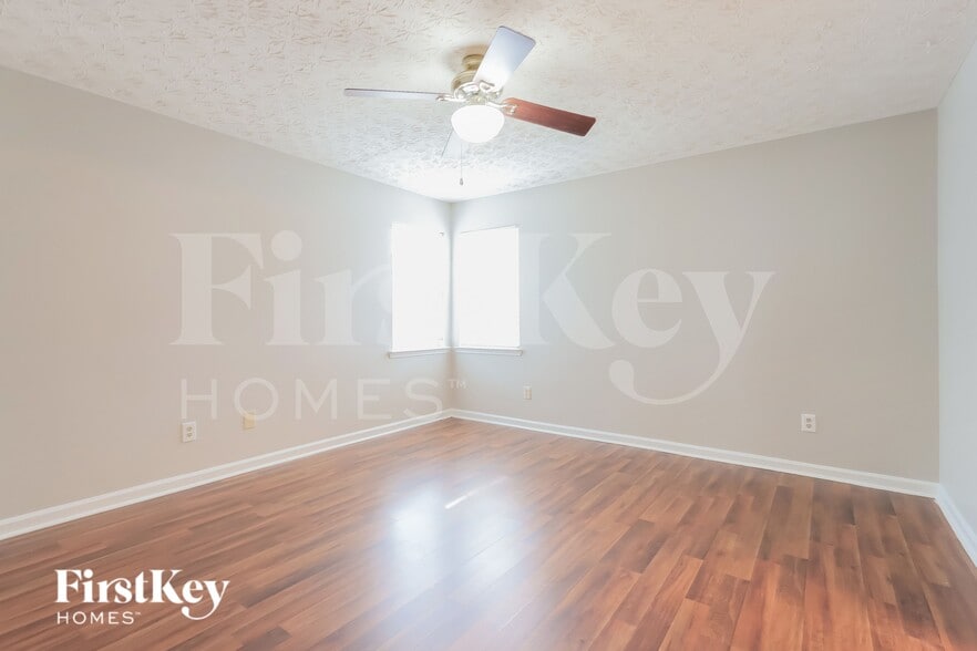 Building Photo - 10270 Misty Ridge Dr