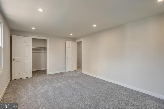 Building Photo - 9003 Fox Lair Dr