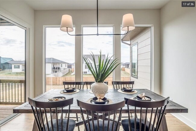 Building Photo - 113 Cedar St