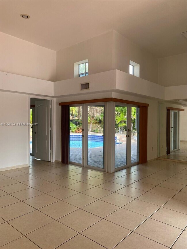 Building Photo - 720 NW 123rd Ave