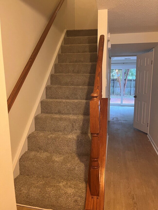 Building Photo - 9908 Whitney Cir