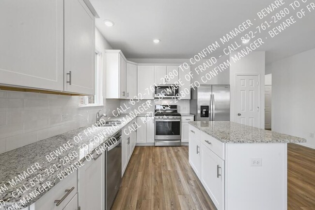 Building Photo - 1008 Marigold St