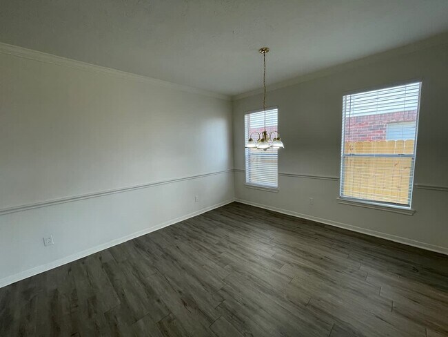 Building Photo - 22826 Tara Way Dr