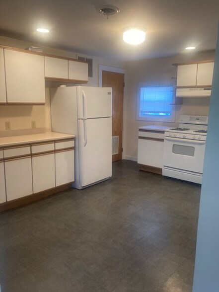 Building Photo - 204 Worth St