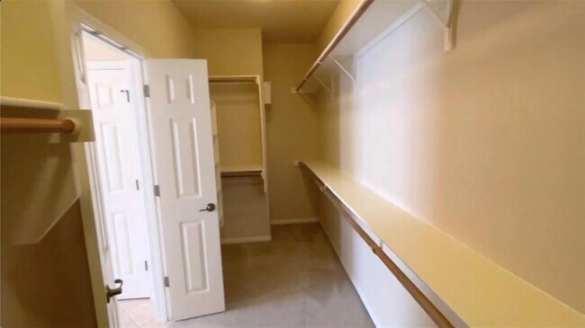 Building Photo - 10036 Lisi Anne Dr