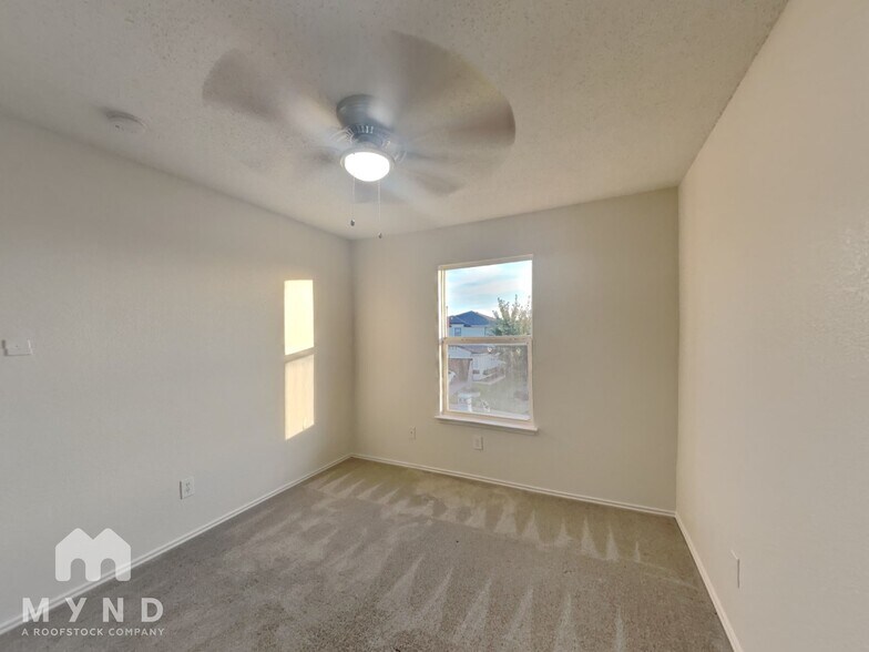 Building Photo - 1701 Haven Dr
