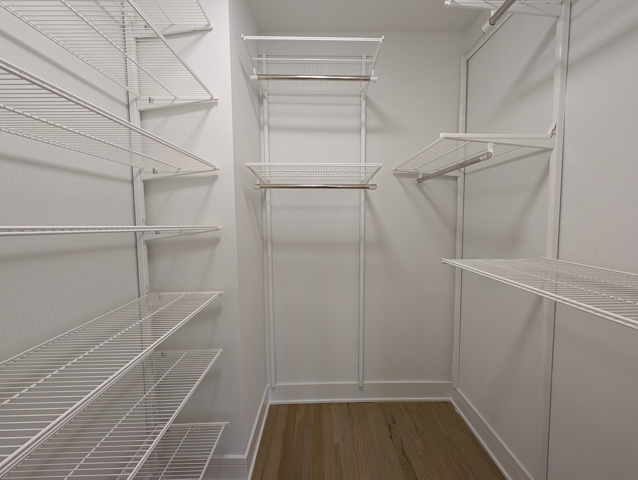 Building Photo - 3763 N Sheffield Ave