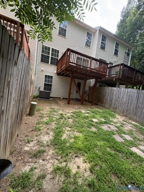 Building Photo - 8738 Springwater Dr
