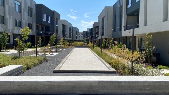 Building Photo - 3698 Vision Cmn