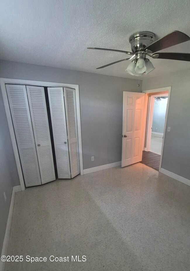 Building Photo - 333 Bahama Dr