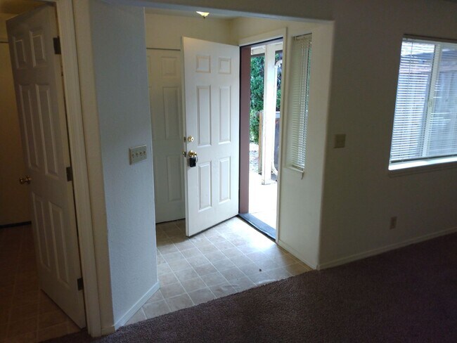 Building Photo - 1344br