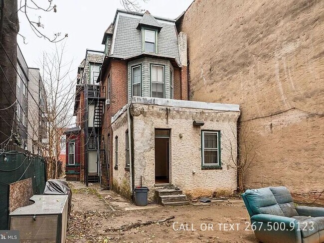 Building Photo - 3414 Spring Garden St