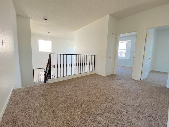 Building Photo - East El Paso 5Bed/3Bath Refrig A/C!