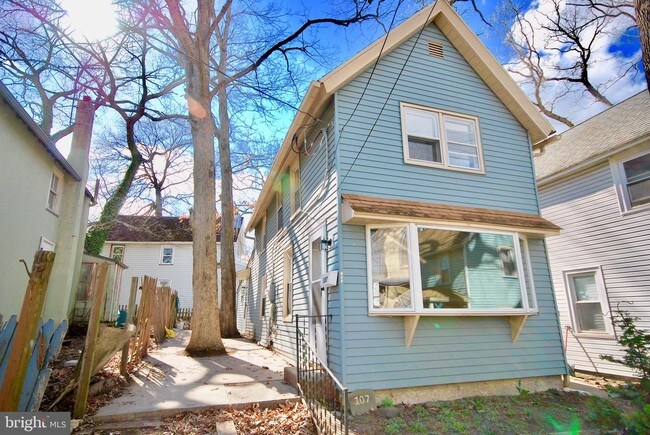 Building Photo - 107 9th Ave