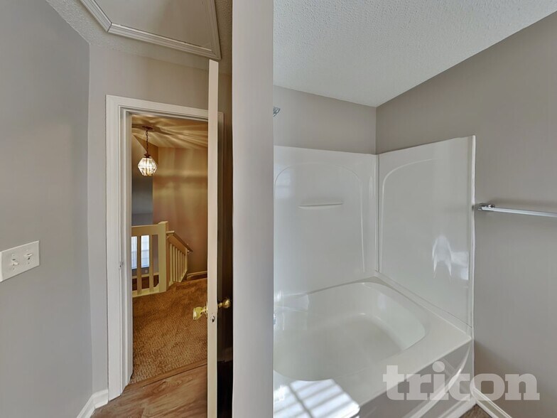 Building Photo - 12360 Hennigan Pl Ln