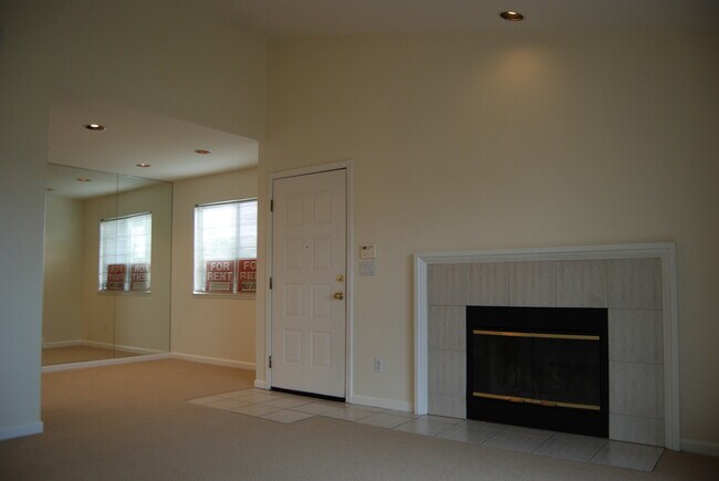 Building Photo - 930 Owens Lake Dr