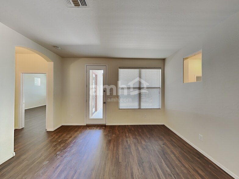 Building Photo - 2363 E Omega Dr