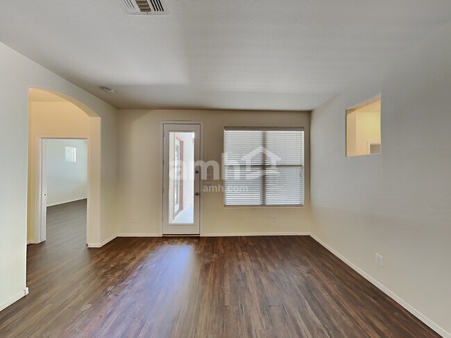 Building Photo - 2363 E Omega Dr