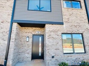Building Photo - 77 Allure Dr