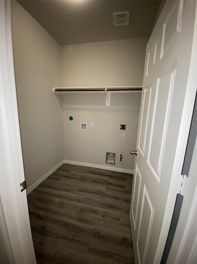Building Photo - 21807 Barred Owl Dr