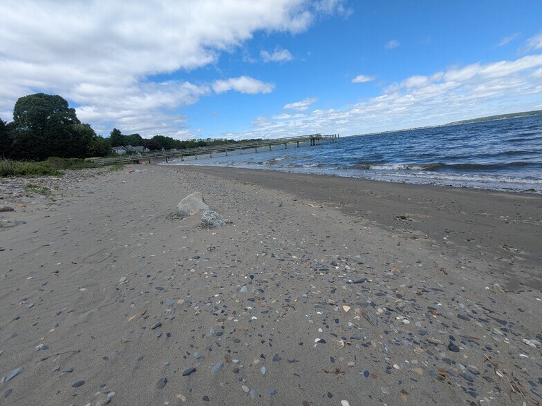 5 minutes walk to the beach - 36 Bayside Ave