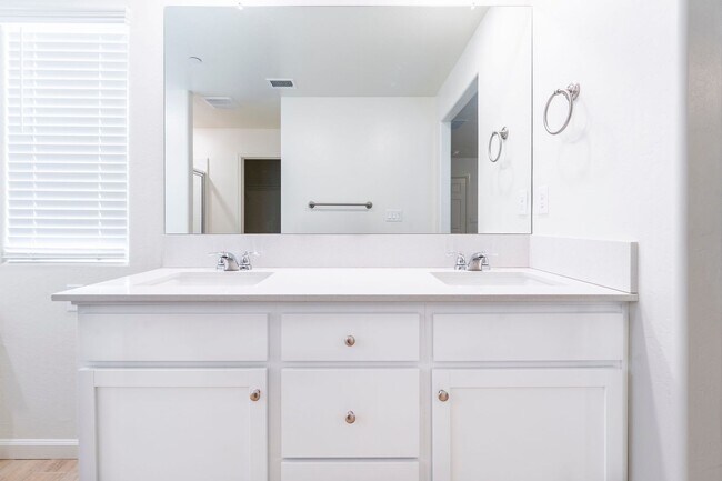 Building Photo - 6313 E Meritage Dr