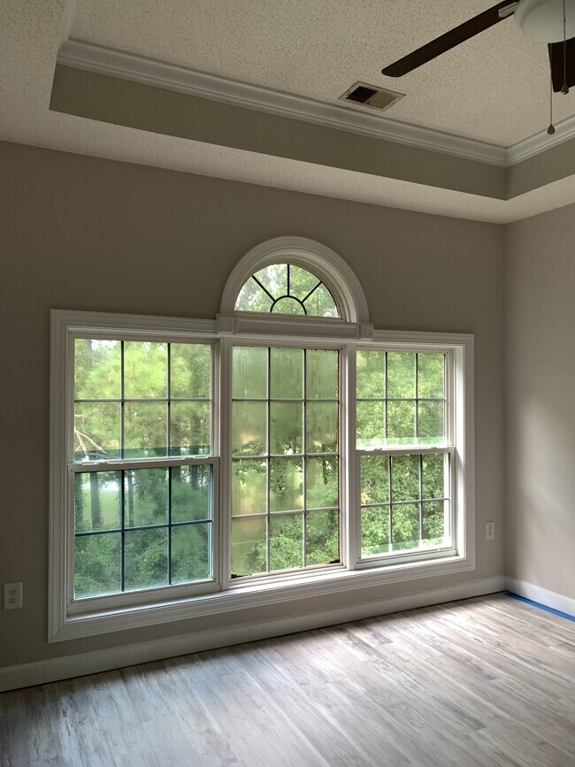 Building Photo - 5825 Catalina Dr