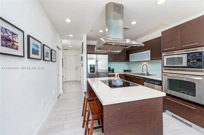 Building Photo - 7928 East Dr